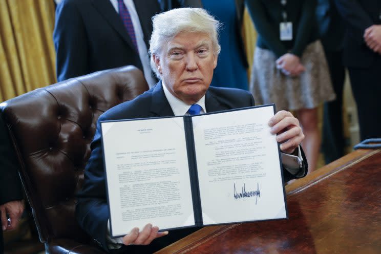 US-Präsident Trump erlässt Erlasse wie am Fließband (Bild: Getty Images)