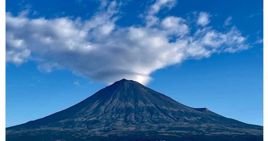 12月24日富士山實景。（圖／ihakita推特）