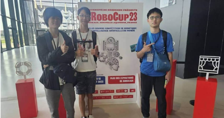 台灣小將所組成的隊伍在RoboCup機器人世界盃2023波爾多世界賽中獲得好成績。（「圖／All is well」團隊提供、陳祐誠台北傳真）