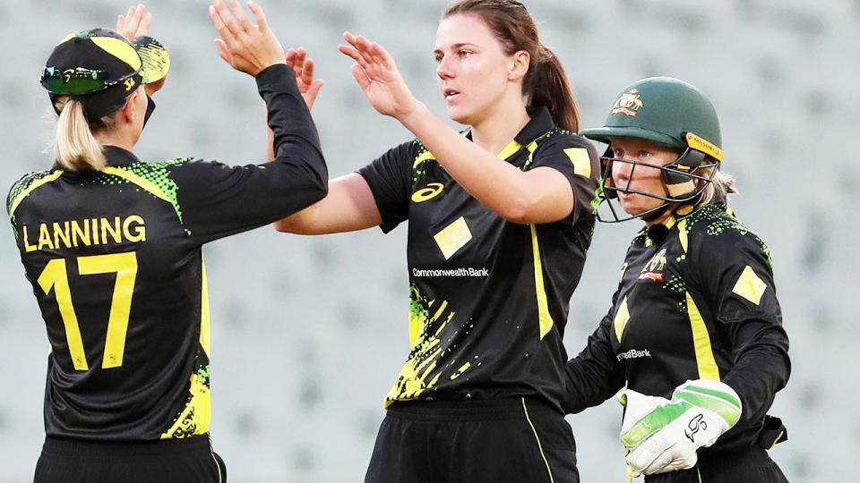 Alyssa Healy, pictured here in action for the Australian women's cricket team.