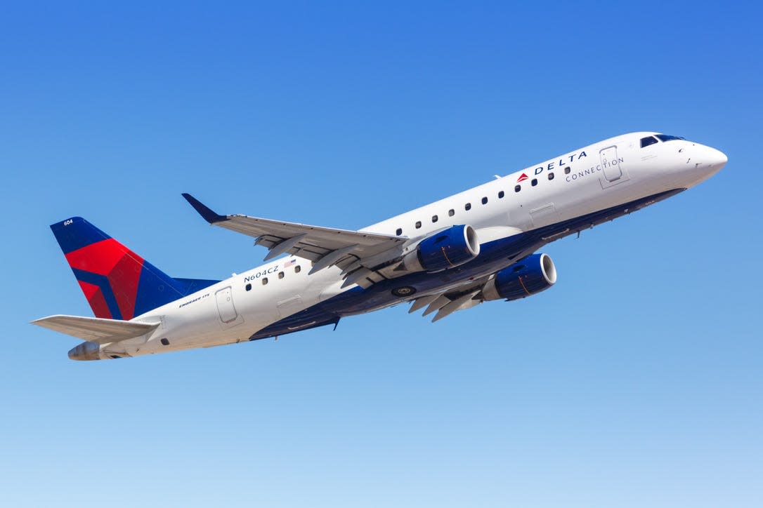 Delta Embraer.