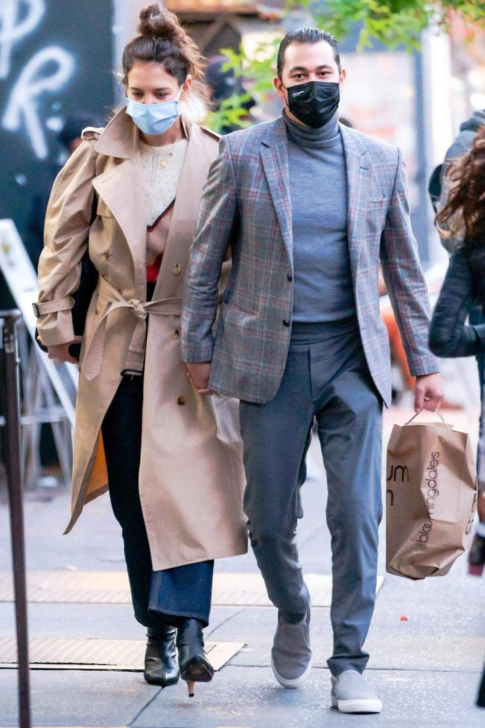 <p>Katie Holmes and boyfriend Emilio Vitolo hold hands as they walk to dinner together on Tuesday in N.Y.C.</p>