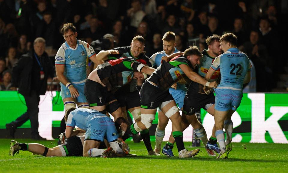 <span>Sam Riley scores the decisive try for Harlequins late on to deny Glasgow.</span><span>Photograph: Peter Cziborra/Action Images/Reuters</span>