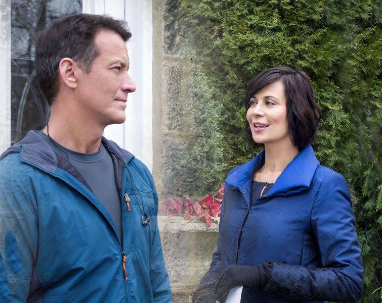 James Denton and Catherine Bell will team up again in this year's "Christmas on Mistletoe Lane."