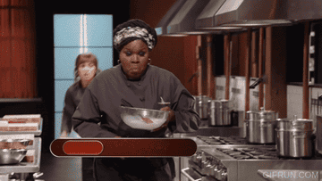 Leslie Jones shoots at fellow Chopped contest in a "Saturday Night Live" sketch