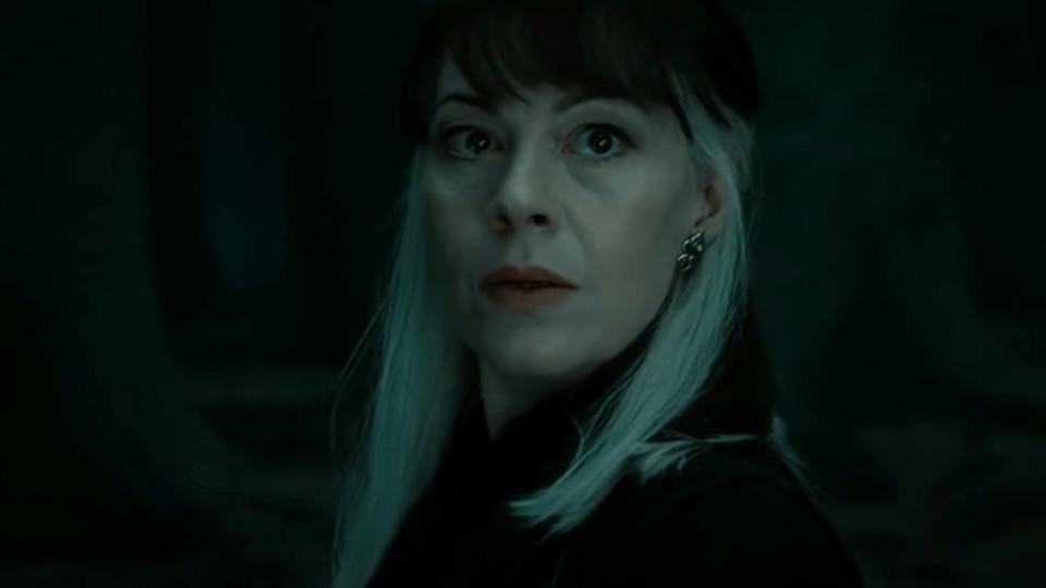 Narcissa Malfoy Pretends Harry Is Dead In Deathly Hallows