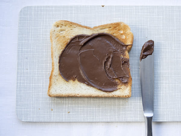 Une cuillère de pâte à tartiner