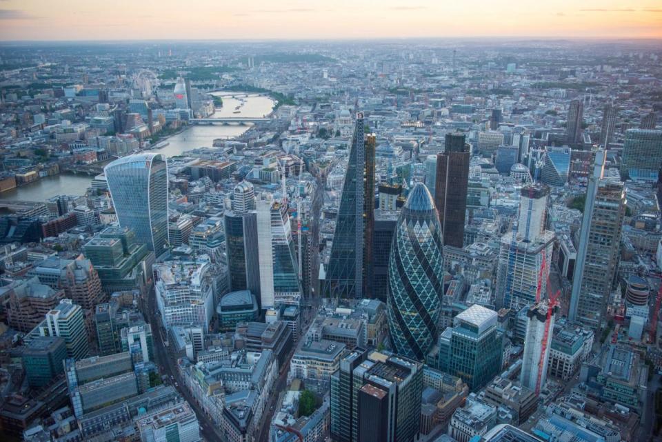 The city of London at sunset (www.jasonhawkes.com )