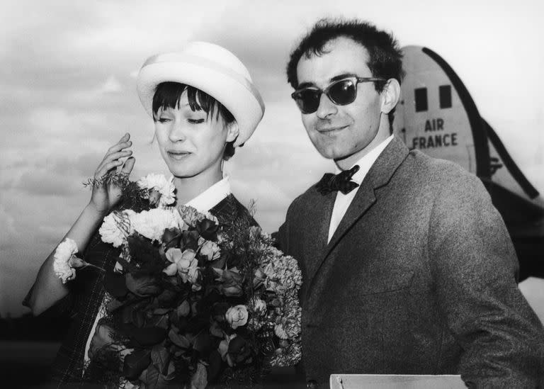 Anna Karina y Jean-Luc Godard en el Festival de Cine de Berlín de 1961 cuando presentaron Una mujer es una mujer