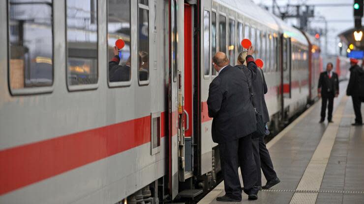 Bislang fahren nach Angaben der Bahn zwischen Rostock und Berlin nur vereinzelt IC-Züge sowie alle zwei Stunden ein Regionalexpress und zwischen Berlin und Dresden ein Eurocity – ebenfalls im Zwei-Stunden-Takt. Foto: dpa