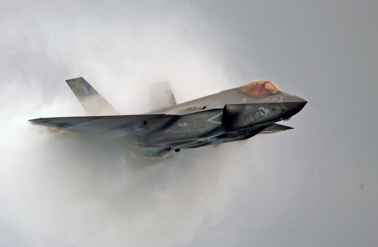 A USN F-35 C appears in the Pacific Air Show on September 29, 2023 in HUNTINGTON BEACH, CA.