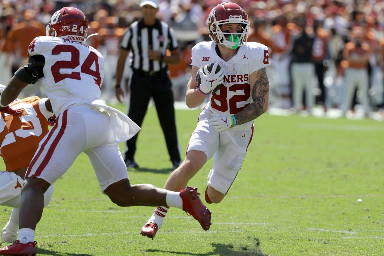 Oklahoma Sooners wide receiver Gavin Freeman (82) runs during the Red River Rivalry college football game between the University of Oklahoma Sooners (OU) and the University of Texas (UT) Longhorns at the Cotton Bowl in Dallas, Saturday, Oct. 7, 2023. Oklahoma won 34-30.