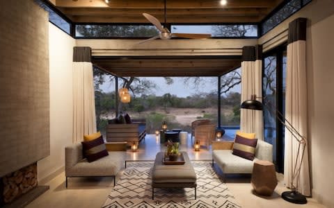 The lounge area within Ivory Lodge's Jacana Suite