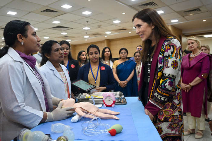 Mary de Dinamarca en un hospital de la India