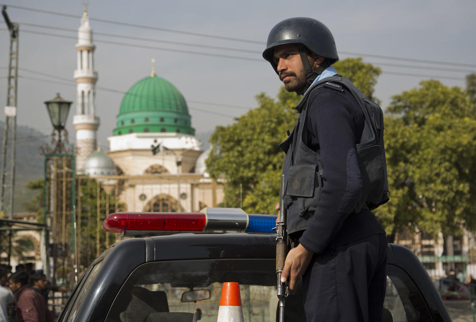 Suicide bombing at Pakistan shrine