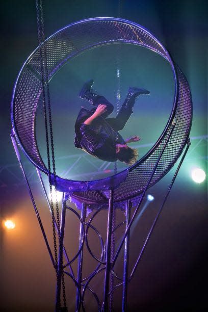 Cirque Italia will feature performances at the Heart of Oklahoma Exposition Center over Thanksgiving weekend, in Shawnee.