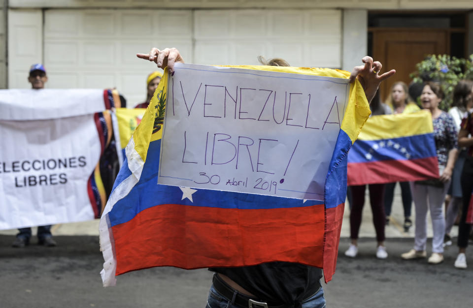 FOTOS | Enfrentamientos en Venezuela tras llamado de Guaidó a la rebelión militar