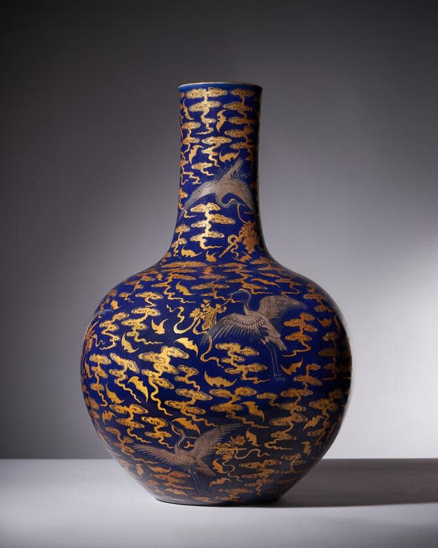 Chinese vase sold for almost �1.5 million at auction