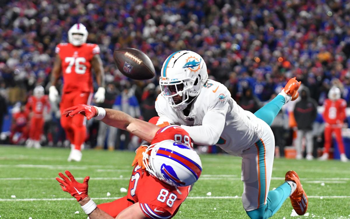 Miami Dolphins offense looks unstoppable in 70-20 win over Broncos