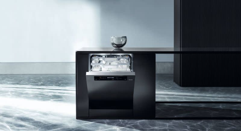 ▲嘉儀企業代理的德國 Miele 精品家電推出G7000 系列洗碗機，結合多項獨 家專利技術與智能設計，開啟洗碗機的新世代。 （圖／官方提供）
