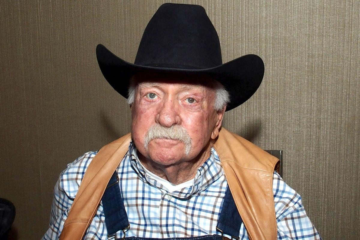 Wilford Brimley, Cocoon Star and Face of Quaker Oats Commercials, Dies ...