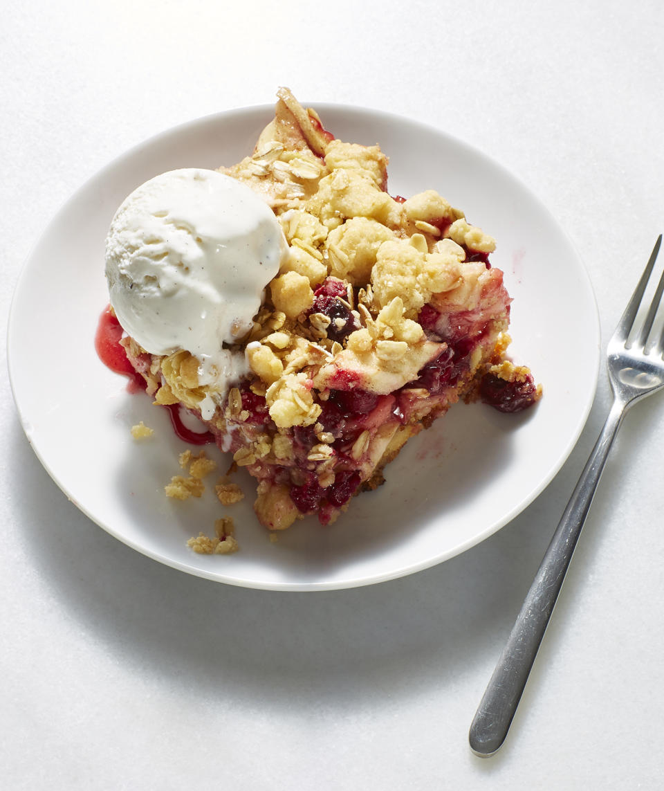 Cran-Apple Pie Bars With Oat Crumble