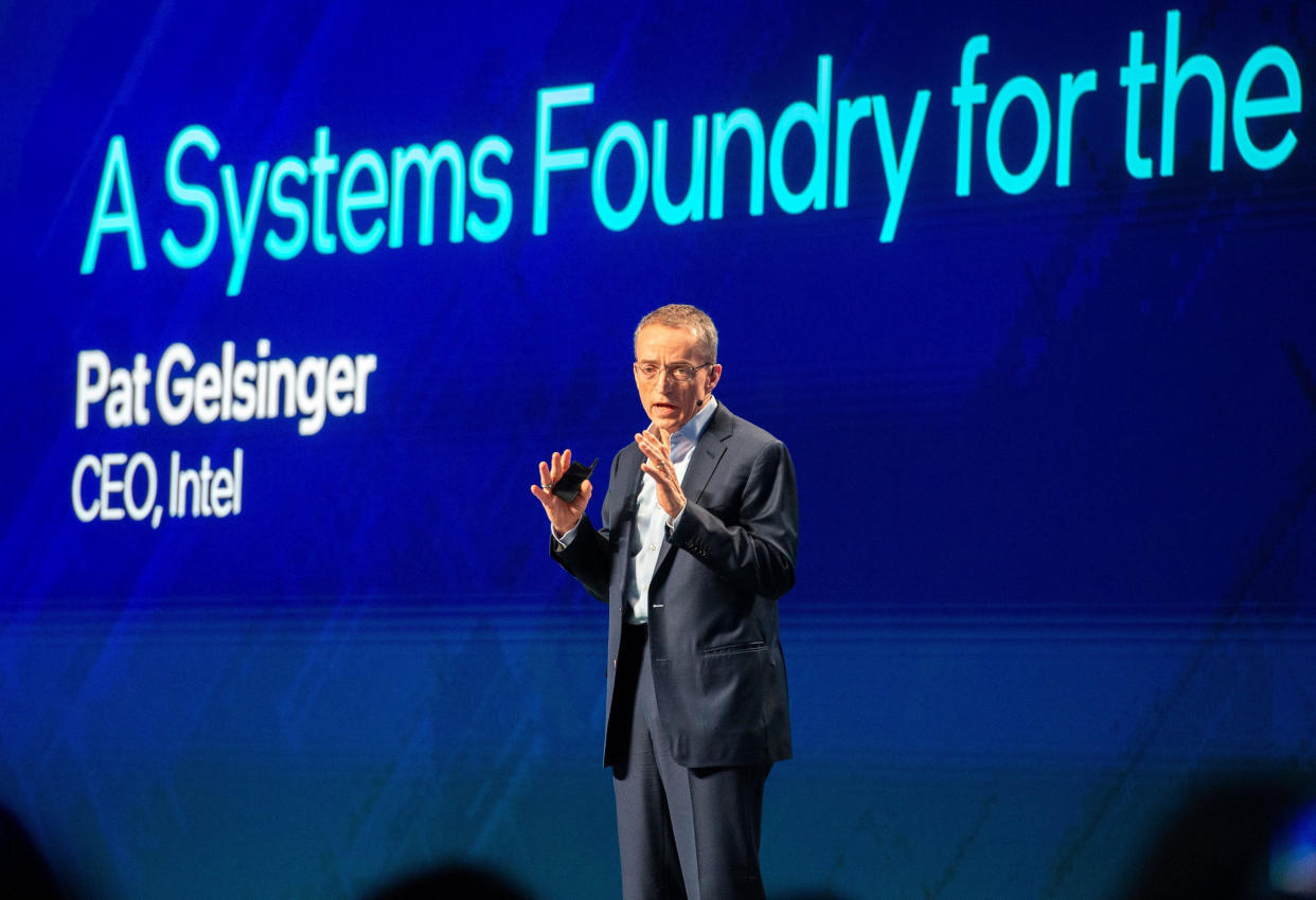 21 February 2024, USA, San Jose: Intel CEO Pat Gelsinger presents chips with a new production technology. Chip manufacturer Intel announced plans for its manufacturing division. Photo: Andrej Sokolow/dpa (Photo by Andrej Sokolow/picture alliance via Getty Images)