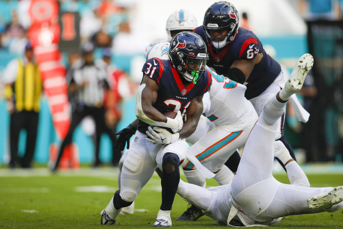 Texans' Dameon Pierce on run-centric matchup against Bears: 'We've got to  be the tougher team'