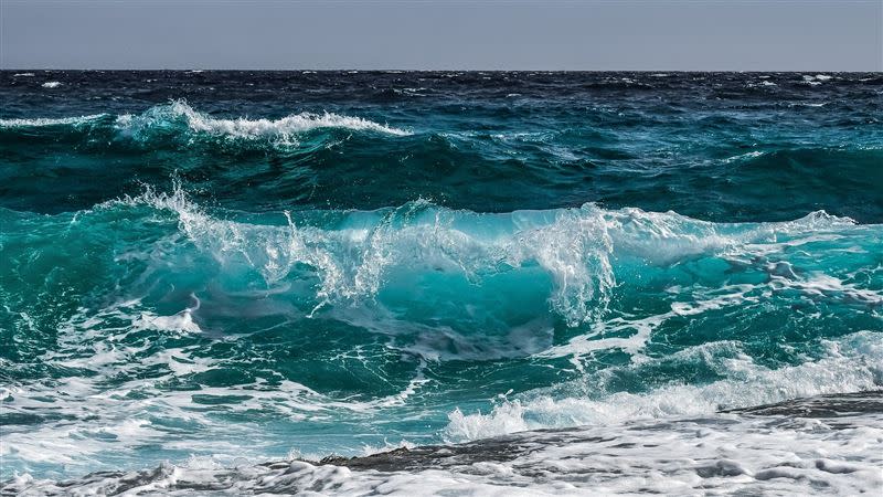 澳洲東北部海岸氣旋強烈，引發狂風巨浪。（示意圖／Pixabay）