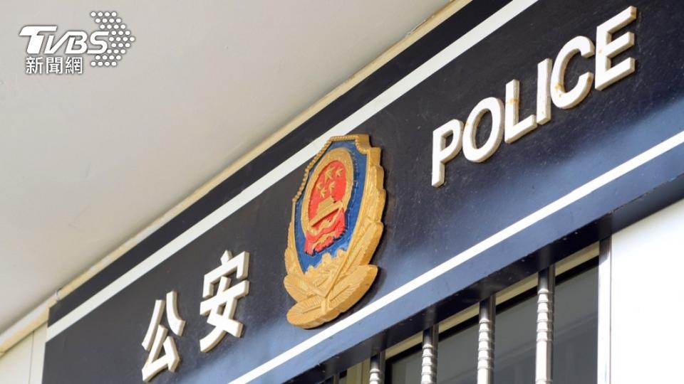 事後驚覺是詐騙男子報警處理警方順利將人逮捕。（示意圖／shutterstock 達志影像）