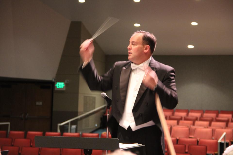 Teun Fetz will lead the San Juan College Orchestra and the San Juan College Symphonic Band in a pair of semester-ending concerts over the next two weekends.