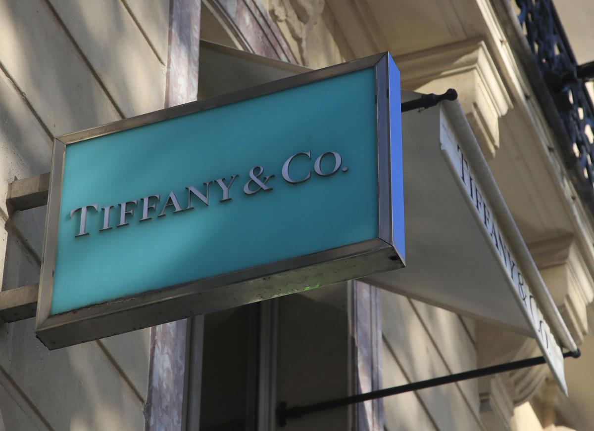 Tiffany Stock Plunges 9% After Report That LVMH Deal Could Fall