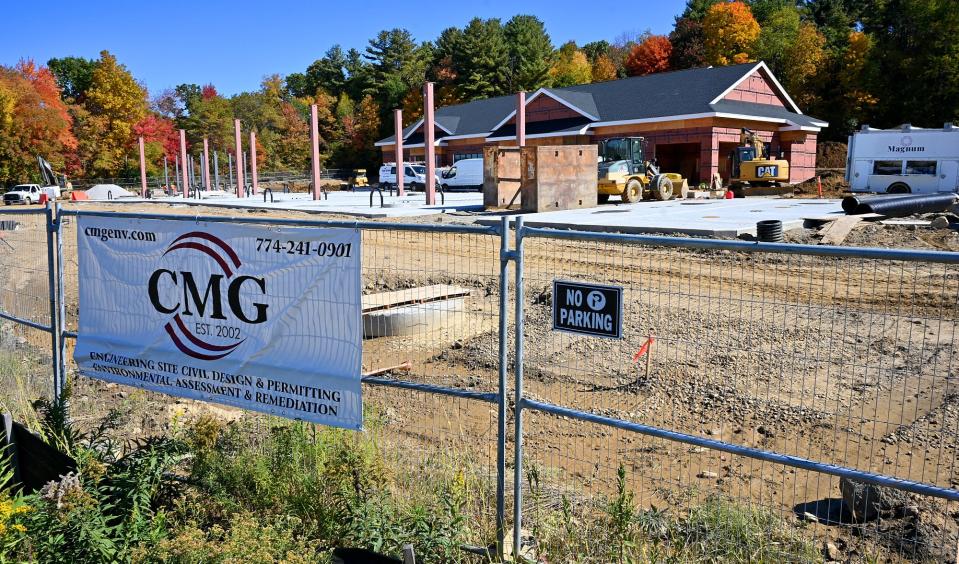An Electrical Vehicle Discovery Center at 201 Charlton Road in Sturbridge will have a driving range for electrical vehicles, a restaurant, a charging station and a convention center.