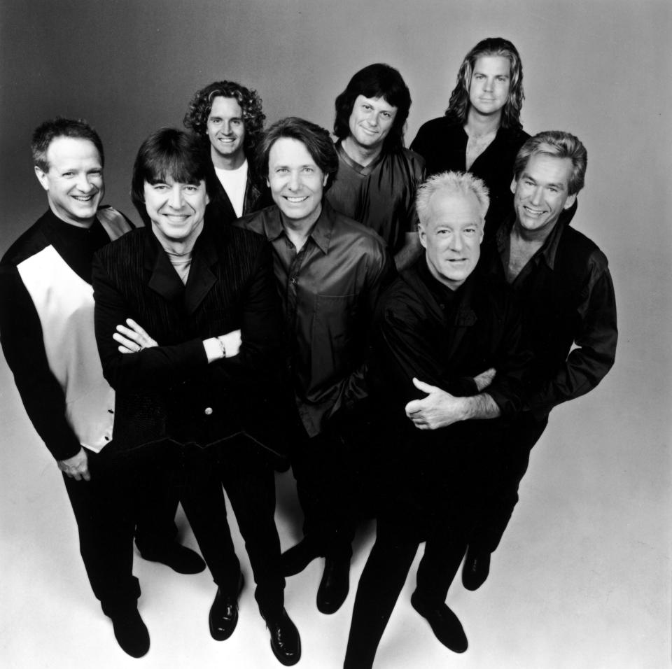 The Chicago, lineup, circa 1998, from left to right: Lee Loughnane, Walt Parazaider, Jason Scheff, Robert Lamm, Tris Imboden, James Pankow, Keith Howland and Bill Champlin.