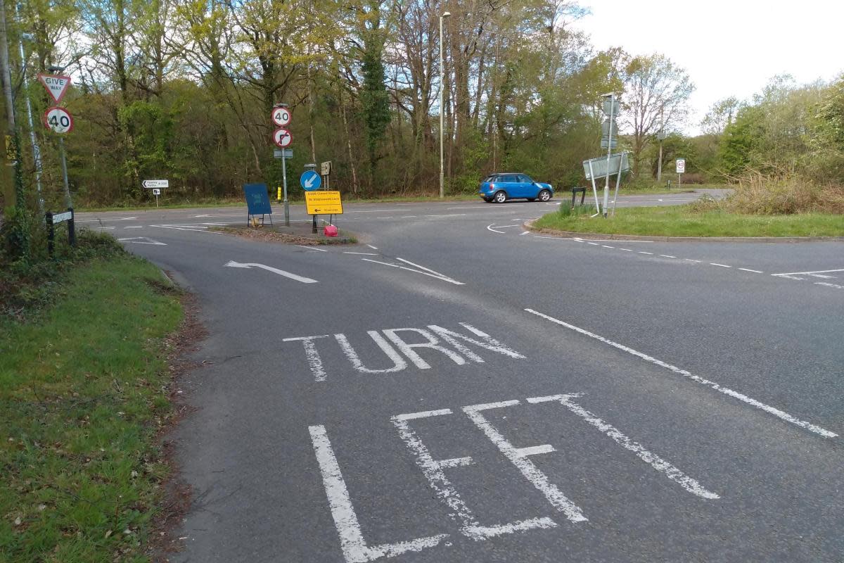 A CCTV camera has been installed to enforce the no-right-turn rule at the  junction of Staplewood Lane and the A326 <i>(Image: Newsquest)</i>