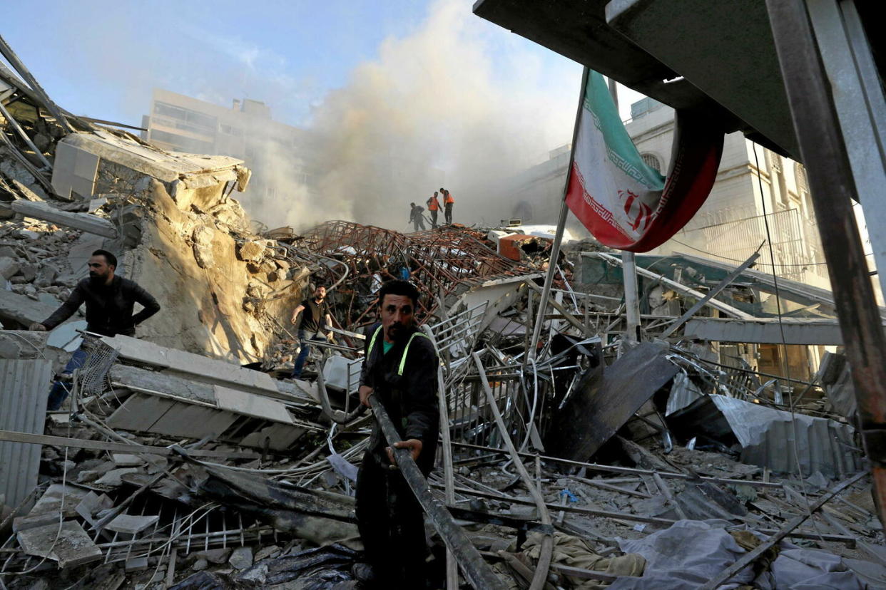 La section consulaire de l'ambassade iranienne à Damas, en Syrie, a été détruite dans des frappes attribuées à Israël, le 1er avril 2024.  - Credit:Omar Sanadiki/AP/SIPA