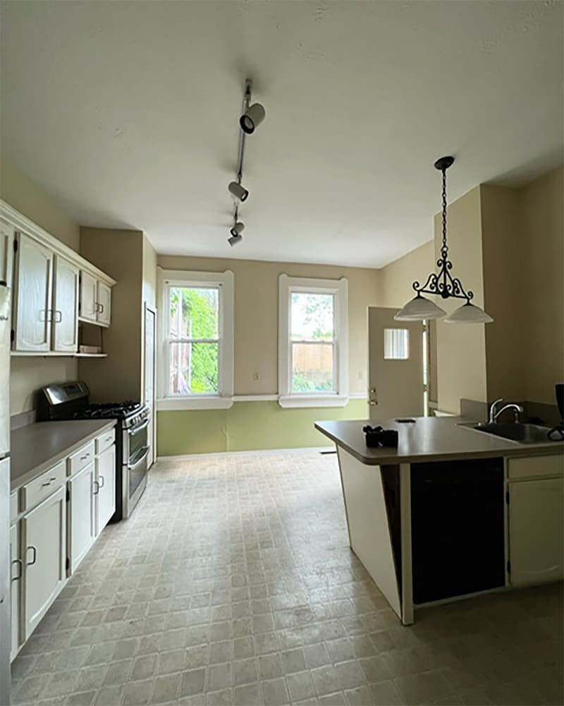 Kitchen before renovation.