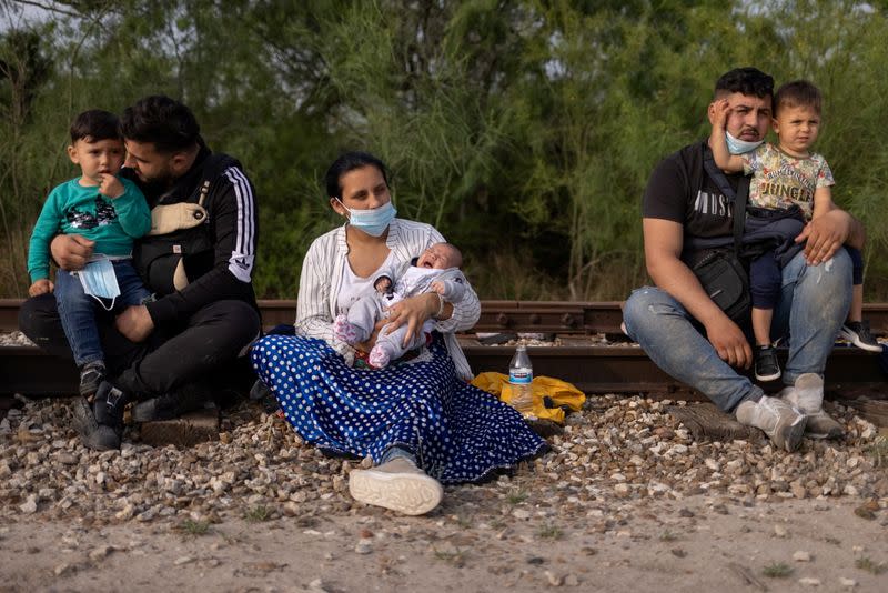 FILE PHOTO: Asylum-seeking migrants in La Joya, Texas