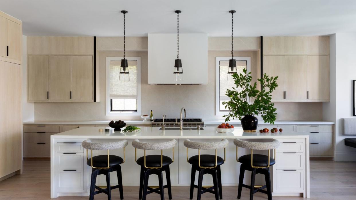  kitchen with pale wood and white units 