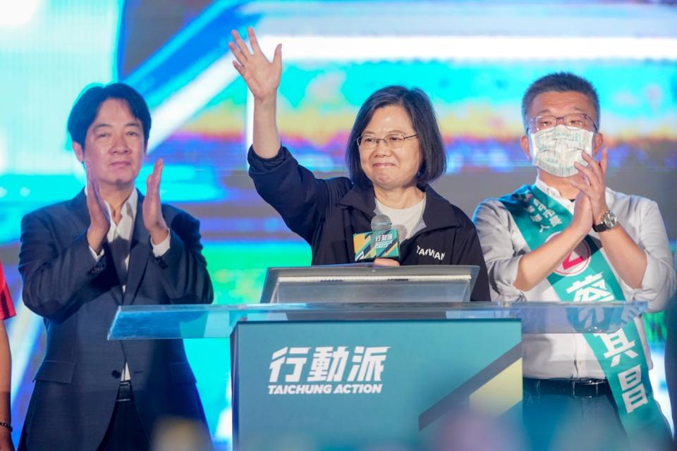 蔡英文、賴清德再度同台力挺蔡其昌。   蔡其昌競選總部/提供