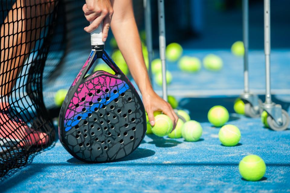 Padel: Das Workout aus Squash und Tennis stärkt die Ausdauer. - Copyright: Getty Images