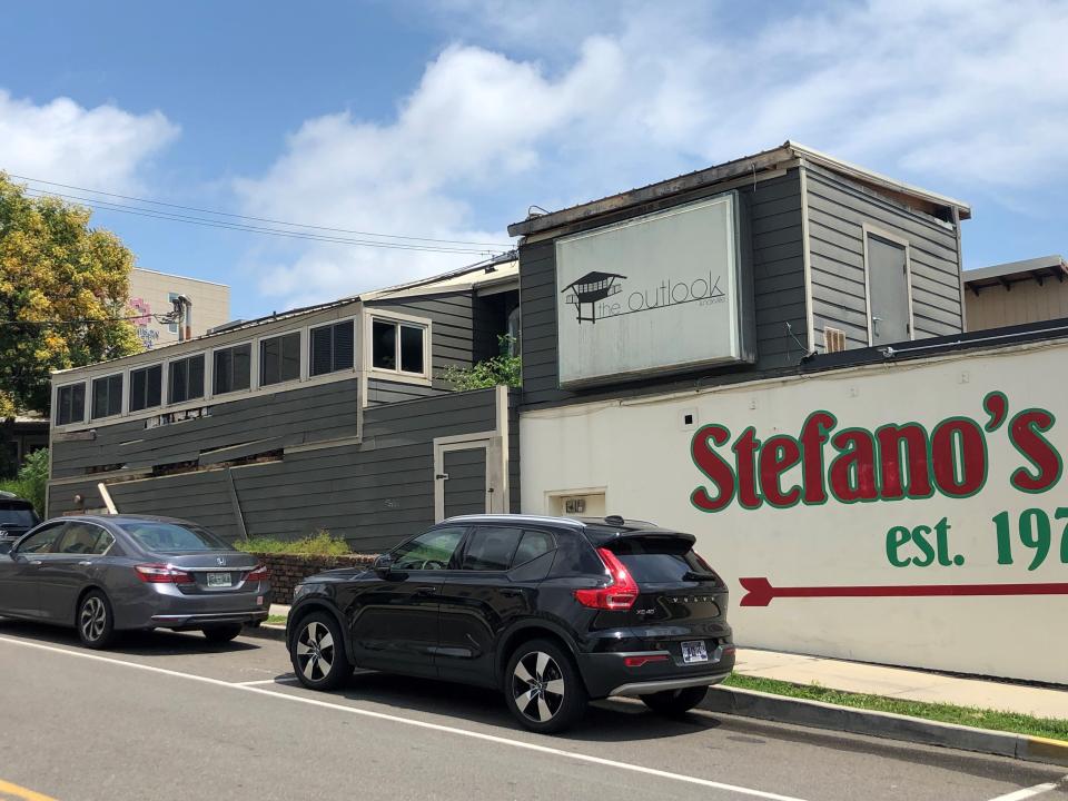 The nation’s first Ruby Tuesday restaurant, near the Strip by the University of Tennessee, never expanded down to Cumberland Avenue where Stefanos operated.