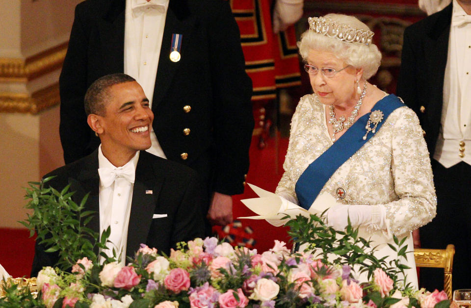 Her Majesty The Queen with American President Barack Obama at the start of the State Banquet at Buckingham Palace during his State Visit. Picture date: Tuesday, May 24, 2011. See PA story. Photo credit should read: Lewis Whyld/PA Wire