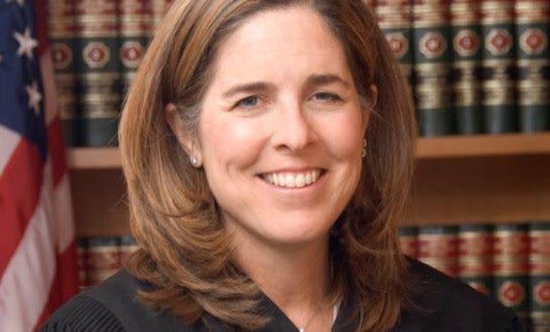 La jueza federal Ann M. Donnelly. (Twitter)