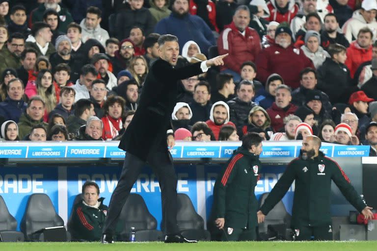 Martín Demichelis hace su estreno como entrenador en un primer equipo, con este River