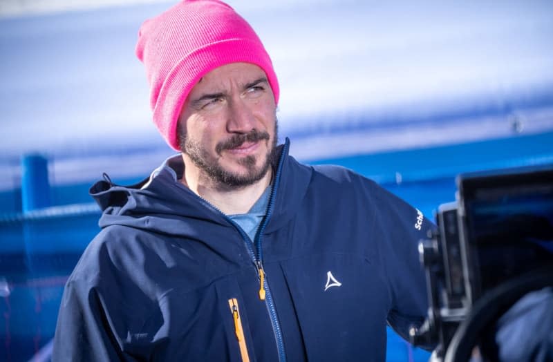 Former German skier Felix Neureuther follows the women's giant slalom 2nd run as a TV expert for ARD during the Alpine skiing World Championships. Neureuther has criticized  the future mandatory use of airbags in World Cup speed disciplines. Michael Kappeler/dpa