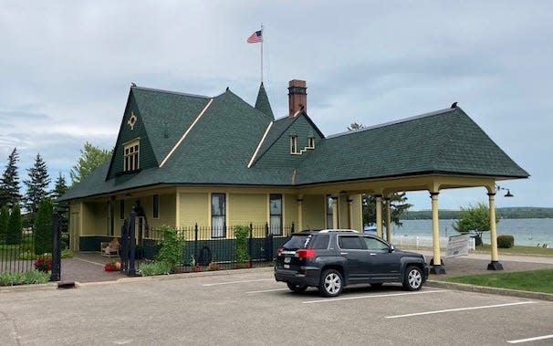 To maintain the historic look, modern technology and materials were combined with the original design elements, including the decorative edges on the roofline.