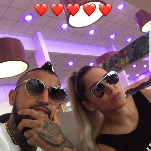 <p>María Teresa Matus, esposa del polémico jugador chileno Arturo Vidal, quien causa sensación en redes con sus exys fotos, tampoco estará en Rusia tras la eliminación del onceno chileno. <a rel="nofollow noopener" href="https://www.instagram.com/mariteematusfans/?hl=en" target="_blank" data-ylk="slk:Foto: María Teresa Matus/Instagram;elm:context_link;itc:0;sec:content-canvas" class="link ">Foto: María Teresa Matus/Instagram</a> </p>