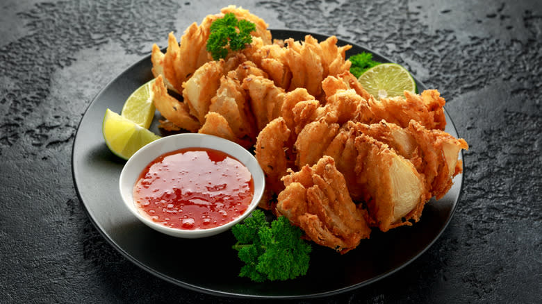 Blooming onion with chili sauce