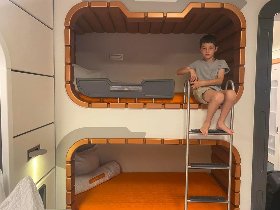 bunk beds with kid on them in galactic starcruiser